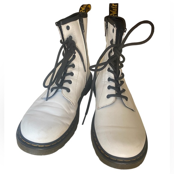 Dr. Marten White Romario Lace Up Boots size 6 US Y - Picture 2 of 6